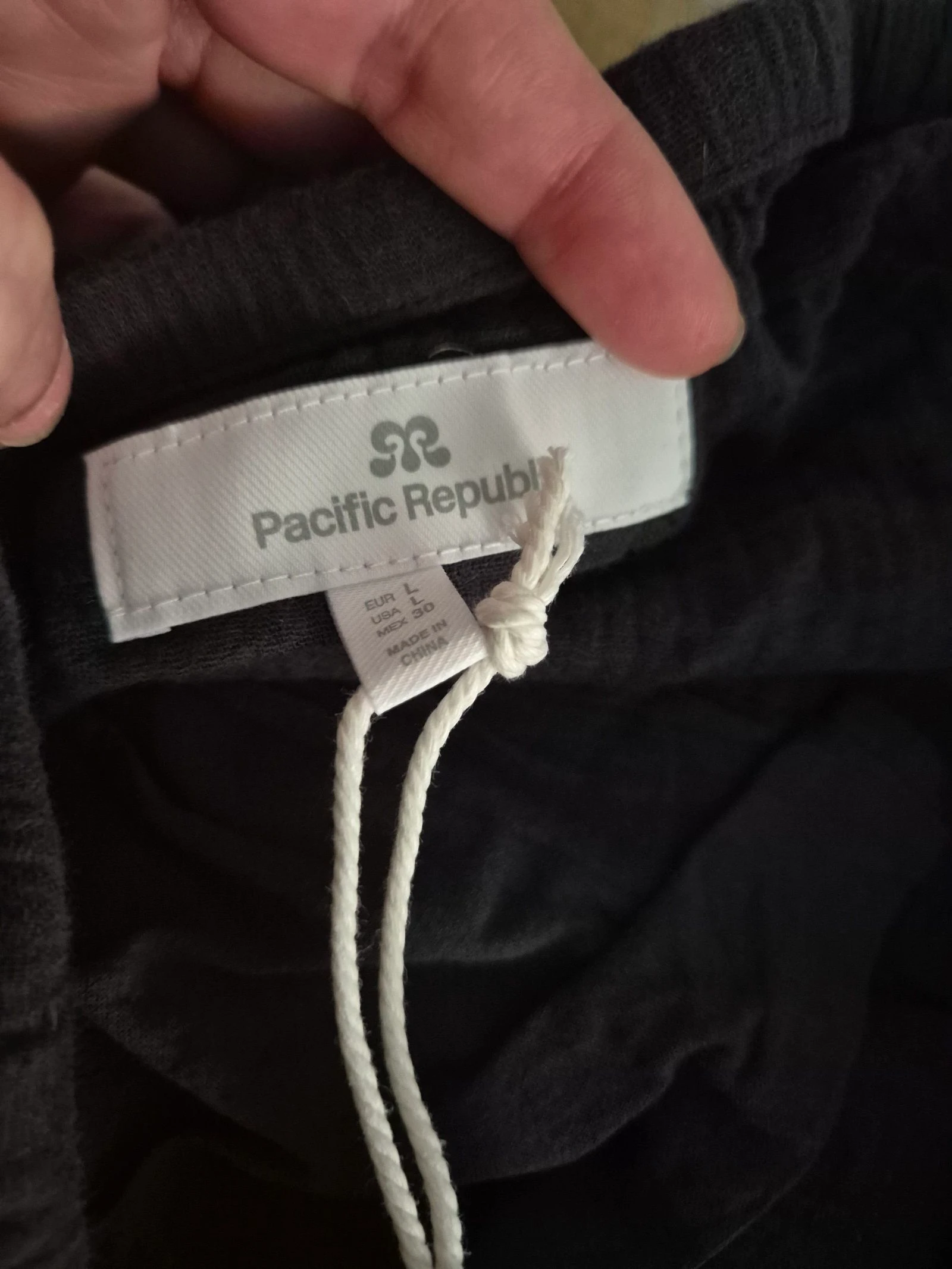 Calça larga nova com etiquetas tamanho L – photo 4